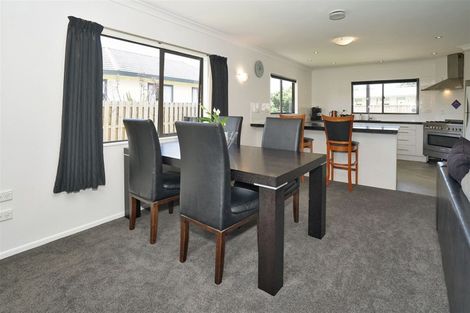 Photo of property in 25 Hastings Place, Hamilton Lake, Hamilton, 3204