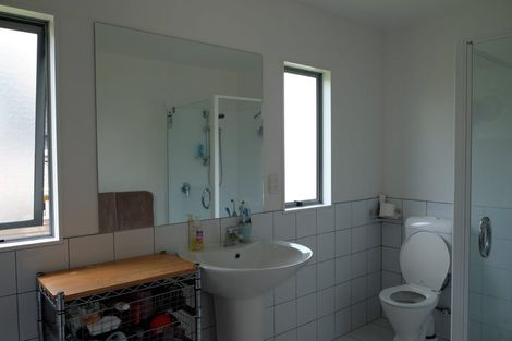 Photo of property in 22 Gatman Street, Birkdale, Auckland, 0626