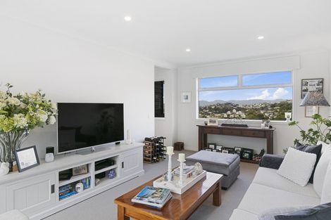 Photo of property in 98 Silverstream Road, Crofton Downs, Wellington, 6035