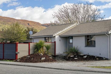 Photo of property in 1 Marsh Place, Cromwell, 9310