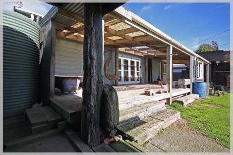 Photo of property in 11 Anga Street, Tangimoana, 4822