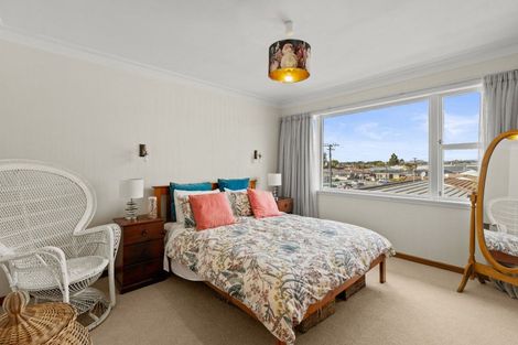 Photo of property in 5 Price Street, Westown, New Plymouth, 4310