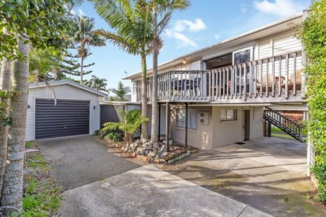 Photo of property in 21 Waterlea Avenue, Mangere Bridge, Auckland, 2022