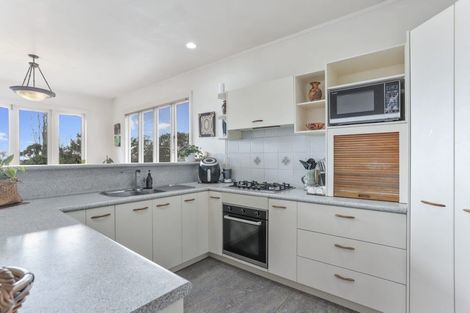 Photo of property in 26 Clayburn Road, Glen Eden, Auckland, 0602