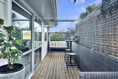 Photo of property in 61 Sunline Avenue, Massey, Auckland, 0614