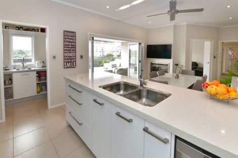 Photo of property in 2 Bella Vista Drive, Gulf Harbour, Whangaparaoa, 0930