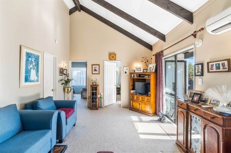 Photo of property in 2/49 Hay Street, Bromley, Christchurch, 8062