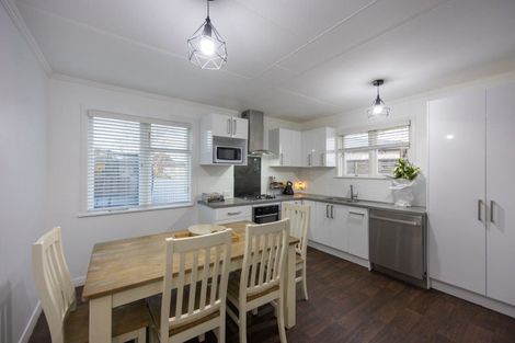 Photo of property in 17 Winchester Street, Awapuni, Palmerston North, 4412