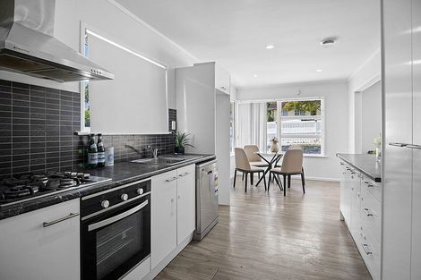 Photo of property in 25 Hobart Crescent, Wattle Downs, Auckland, 2103