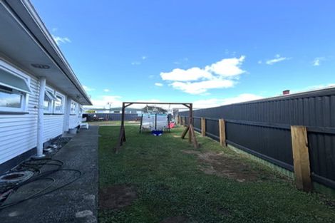 Photo of property in 2 Selwyn Street, Levin, 5510