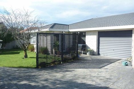 Photo of property in 2/20 Sawyers Arms Road, Northcote, Christchurch, 8052