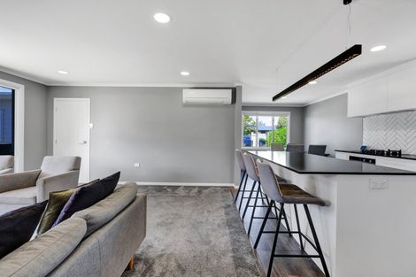 Photo of property in 132 Govett Avenue, Frankleigh Park, New Plymouth, 4310