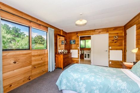 Photo of property in 6 Gates Road, Waikanae Beach, Waikanae, 5036