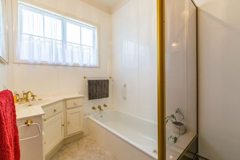 Photo of property in 5 Plassey Street, Havelock North, 4130