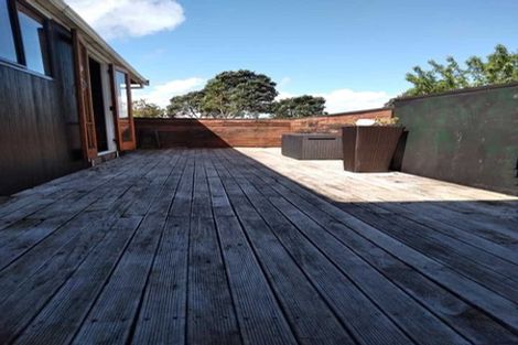 Photo of property in 252 Sturges Road, Henderson, Auckland, 0612
