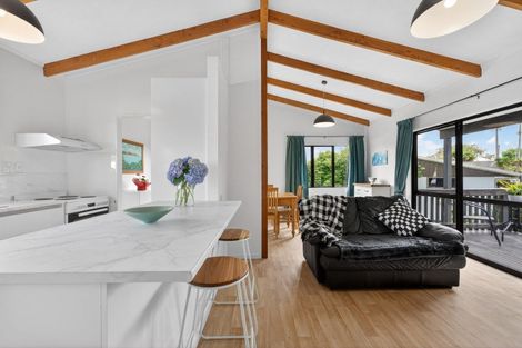 Photo of property in 22 Bay Vista Drive, Red Beach, 0932