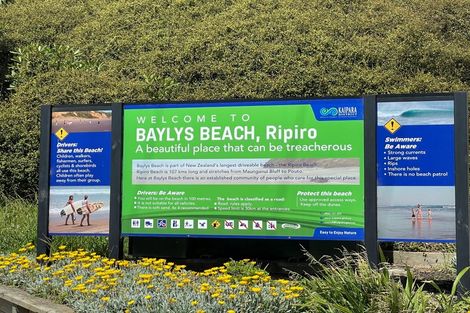 Photo of property in 7 Snapper Street, Baylys Beach, 0377