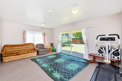 Photo of property in 6 Anglers Way, Wattle Downs, Auckland, 2102