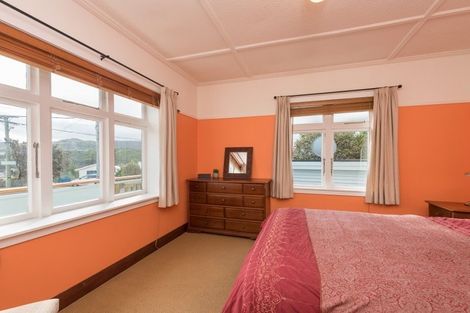 Photo of property in 37 Hudson Street, Island Bay, Wellington, 6023