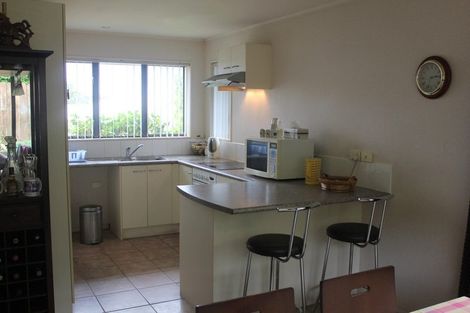Photo of property in 102 Kingdale Road, Henderson, Auckland, 0610