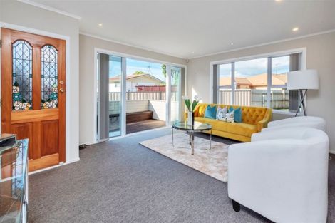 Photo of property in 81 Sturges Road, Henderson, Auckland, 0612