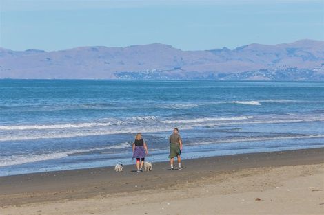 Photo of property in 88 Queens Avenue, Waikuku Beach, 7402