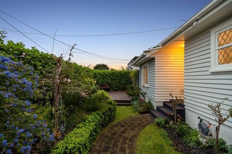Photo of property in 1/21 Stanley Avenue, Milford, Auckland, 0620