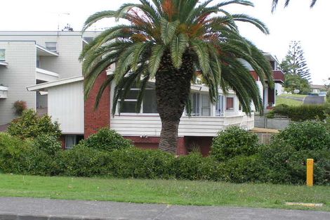 Photo of property in 12 Hauraki Road, Hauraki, Auckland, 0622