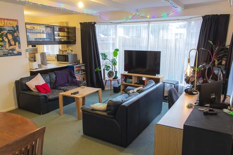 Photo of property in 34 Duchess Place, Maupuia, Wellington, 6022