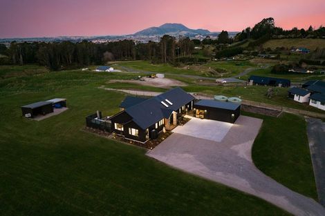 Photo of property in 5 Vickers Way, Acacia Bay, Taupo, 3385