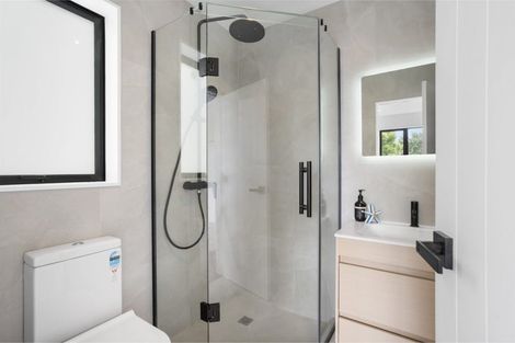 Photo of property in 21a Pipitea Place, Massey, Auckland, 0614