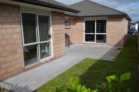 Photo of property in 16 Naeo Close, Papamoa Beach, Papamoa, 3118