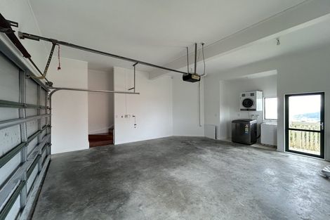 Photo of property in 99 Ashton Fitchett Drive, Brooklyn, Wellington, 6021