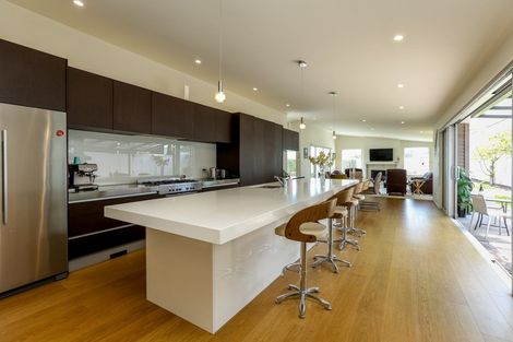 Photo of property in 5 Gleneagles Way, Waiwhakaiho, New Plymouth, 4312