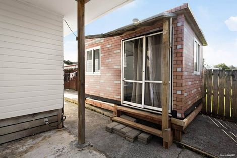 Photo of property in 1/18 Eulogy Place, Randwick Park, Auckland, 2105
