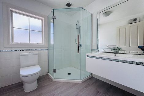 Photo of property in 12 Snowdon Road, Fendalton, Christchurch, 8052