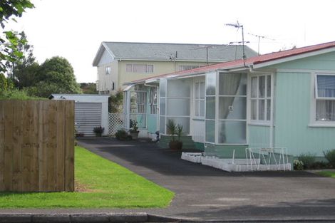 Photo of property in 3/3 Taikata Road, Te Atatu Peninsula, Auckland, 0610