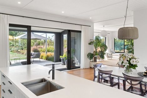 Photo of property in 7 Fairway Drive, Martinborough, 5711