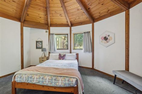 Photo of property in 11 Aquarius Drive, Kawaha Point, Rotorua, 3010