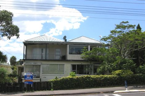 Photo of property in 4/140 Calliope Road, Stanley Point, Auckland, 0624