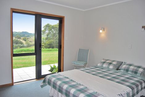 Photo of property in 87 Hurndall Street East, Maungaturoto, 0520