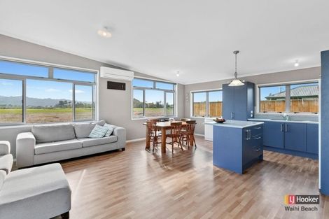 Photo of property in 44 Reel Road, Waihi Beach, 3611