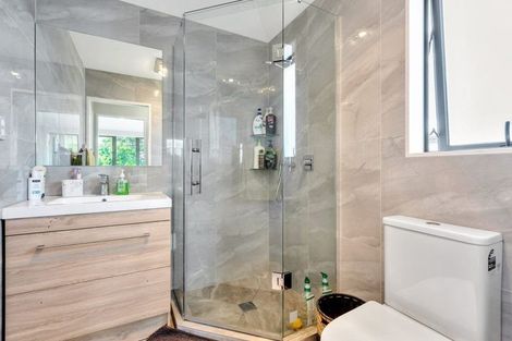 Photo of property in 9e Kingdale Road, Henderson, Auckland, 0610