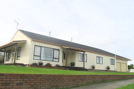 Photo of property in 2 Otamarau Grove, Maungaraki, Lower Hutt, 5010