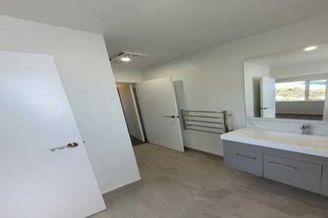 Photo of property in 16 Topsail Way, Whitby, Porirua, 5024