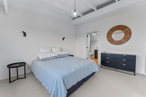 Photo of property in 43 Cumberland Street, Leigh, 0985