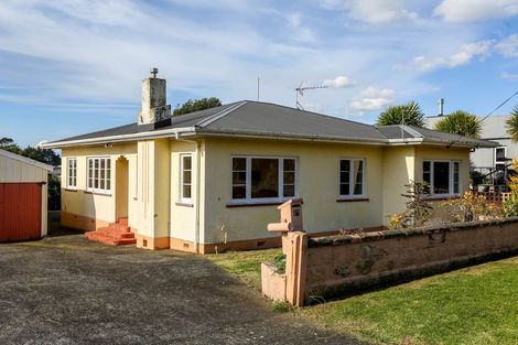 Photo of property in 17 Alberta Road, Glen Avon, New Plymouth, 4312