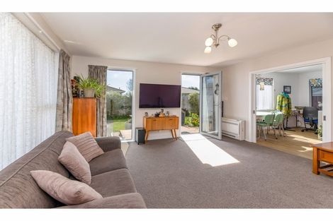 Photo of property in 2/97 Hay Street, Bromley, Christchurch, 8062