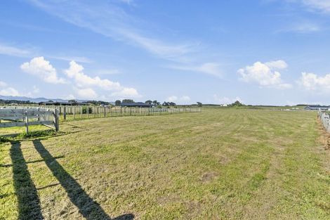 Photo of property in 16 Mowhia Grove, Waitarere, Levin, 5510