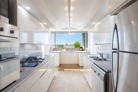 Photo of property in 133 Main Road, Redcliffs, Christchurch, 8081